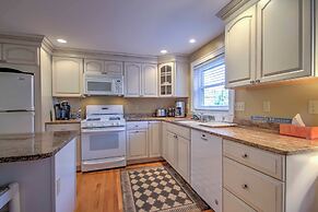 1/2 Mi to Beach: Lovely Guesthouse in Kennebunk!