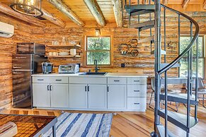 Peaceful 'creekside North' Studio w/ Fire Pit