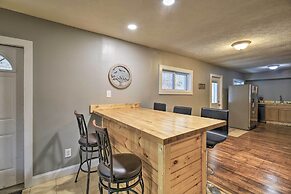 Mullens Cabin w/ Gas Grill & Mountain Views!