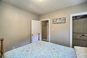 Mullens Cabin w/ Gas Grill & Mountain Views!