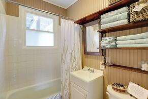 Lovely Hendersonville Retreat ~ 1 Mi to Downtown!