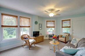 Lovely Hendersonville Retreat ~ 1 Mi to Downtown!