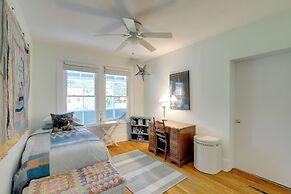 Lovely Hendersonville Retreat ~ 1 Mi to Downtown!
