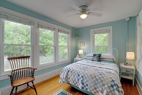 Lovely Hendersonville Retreat ~ 1 Mi to Downtown!