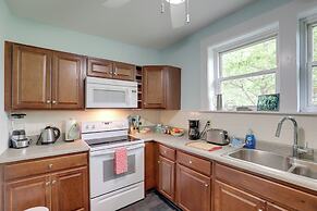 Lovely Hendersonville Retreat ~ 1 Mi to Downtown!