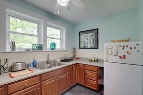 Lovely Hendersonville Retreat ~ 1 Mi to Downtown!