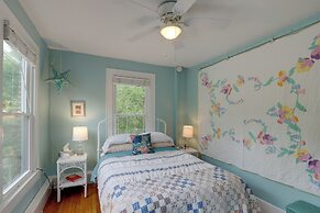 Lovely Hendersonville Retreat ~ 1 Mi to Downtown!