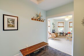 Lovely Hendersonville Retreat ~ 1 Mi to Downtown!