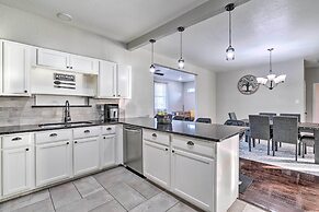 Peaceful Atascosa Home w/ Balcony & Deck!