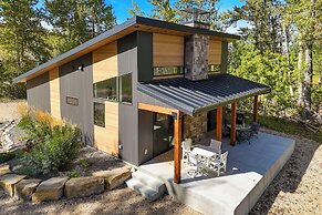 Rock Creek Retreat: Creekside Cabin Near Red Lodge