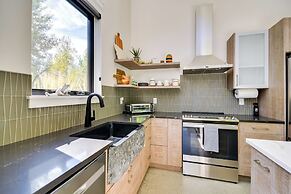 Rock Creek Retreat: Creekside Cabin Near Red Lodge