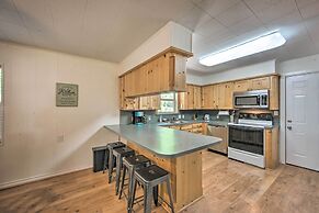 Quiet Home on Lake Hawkins w/ Kayaks + Dock!