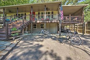 Quiet Home on Lake Hawkins w/ Kayaks + Dock!