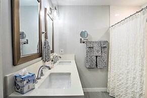 San Marcos Home w/ Patio & Grill - Walk to Lake!