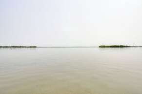 Pelican Lake Retreat w/ Fire Pit, Dock & Grill!