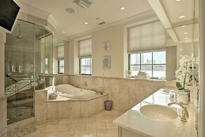 Spacious Indianapolis Condo w/ Private Gym!