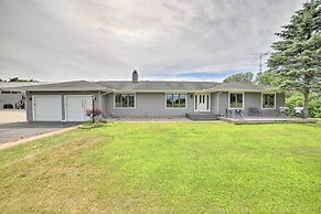 Near Boat Launch: Pet-friendly Grass Lake Getaway