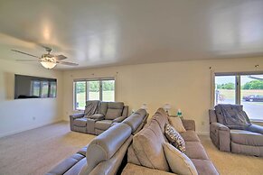 Near Boat Launch: Pet-friendly Grass Lake Getaway