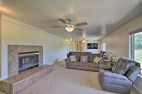 Near Boat Launch: Pet-friendly Grass Lake Getaway