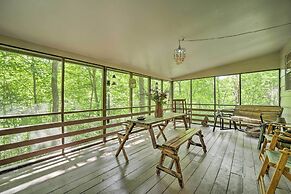 Smoky Mtn Hideaway: Screened Porch & Fire Pit