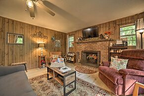 Smoky Mtn Hideaway: Screened Porch & Fire Pit