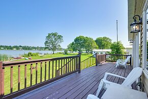 Scenic Cape Vincent Retreat: Walk to Marina!