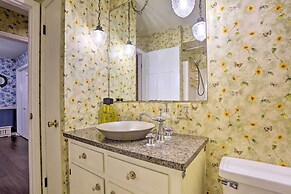 1 Mi to Lake Wallenpaupack: Spacious Poconos Villa