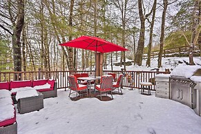 1 Mi to Lake Wallenpaupack: Spacious Poconos Villa