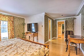 1 Mi to Lake Wallenpaupack: Spacious Poconos Villa