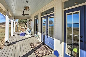 Spacious Kingston Home on Lake Texoma!
