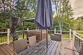 Hot Tub & Fire Pit: Family Home in Tobyhanna
