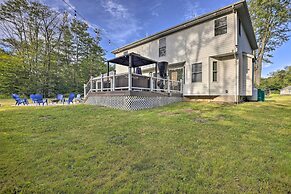 Hot Tub & Fire Pit: Family Home in Tobyhanna