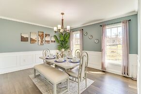 Hot Tub & Fire Pit: Family Home in Tobyhanna