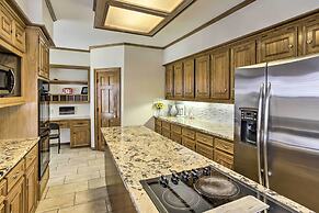 Spacious Houston Getaway ~ 23 Mi to Downtown!