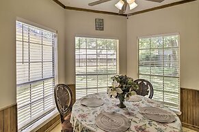 Spacious Houston Getaway ~ 23 Mi to Downtown!