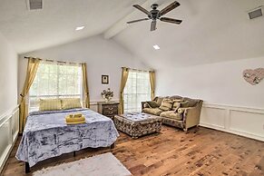 Spacious Houston Getaway ~ 23 Mi to Downtown!