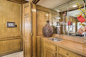 Spacious Houston Getaway ~ 23 Mi to Downtown!