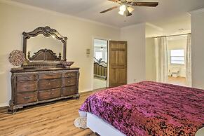 Spacious Houston Getaway ~ 23 Mi to Downtown!
