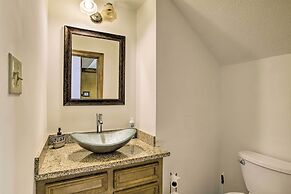 Spacious Houston Getaway ~ 23 Mi to Downtown!