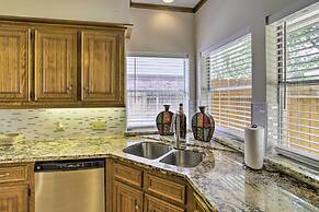 Spacious Houston Getaway ~ 23 Mi to Downtown!