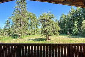 Private 2-acre Retreat w/ MTN Views, Walk to River