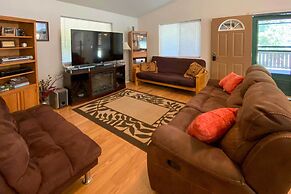 Private 2-acre Retreat w/ MTN Views, Walk to River