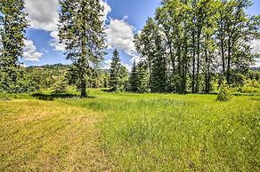 Private 2-acre Retreat w/ MTN Views, Walk to River