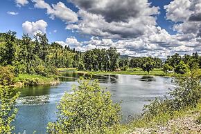 Private 2-acre Retreat w/ MTN Views, Walk to River