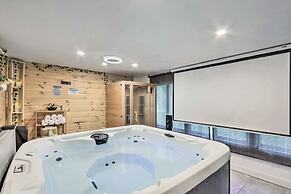 Upscale Waterbury Retreat w/ Indoor Hot Tub!