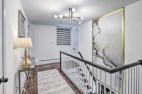 Upscale Waterbury Retreat w/ Indoor Hot Tub!