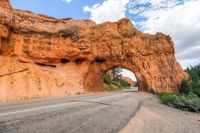 Scenic Large-group Retreat, 1 Mi to Bryce Canyon!
