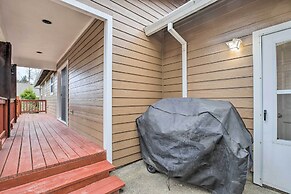 Pet-friendly PNW Home, 1 Mi to Rockaway Beach