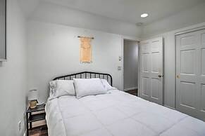 Pet-friendly PNW Home, 1 Mi to Rockaway Beach