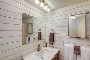 Hike, Bike & Boat: Cabin w/ Dock on Seeley Lake!